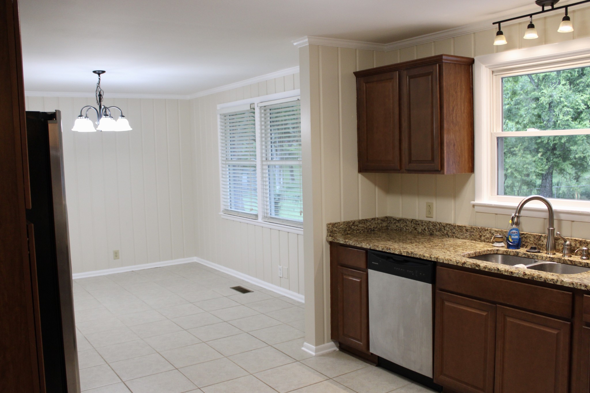 400 Sanders Ferry Rd Property Photo 6