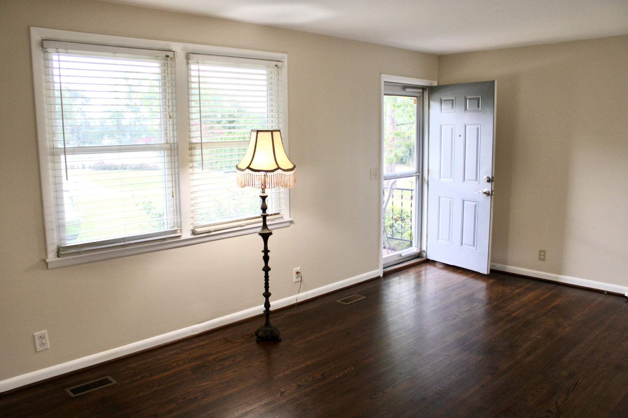 400 Sanders Ferry Rd Property Photo 11