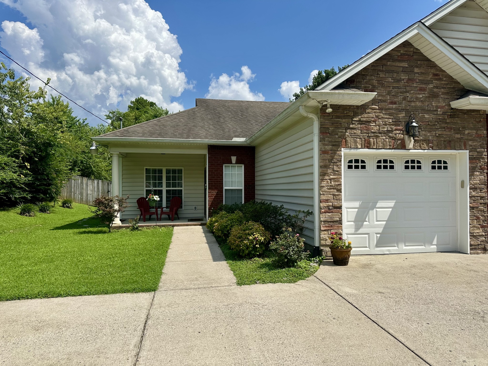1609a Merritt St Property Photo 1
