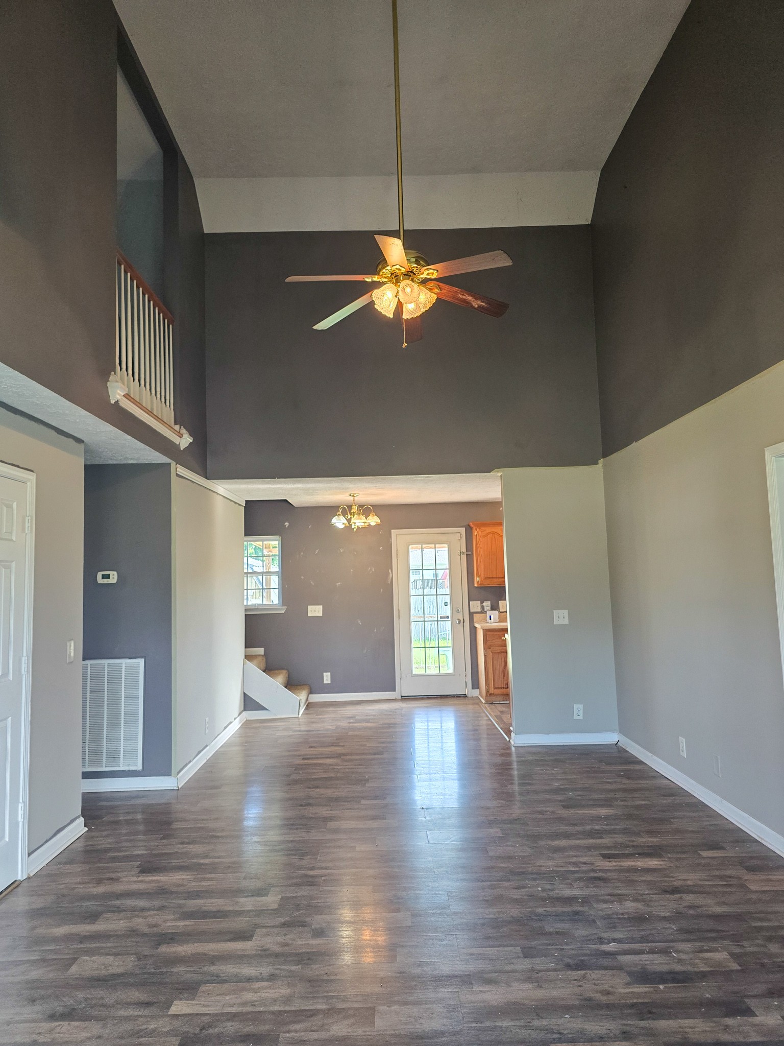 116 Chad St, E Property Photo 2