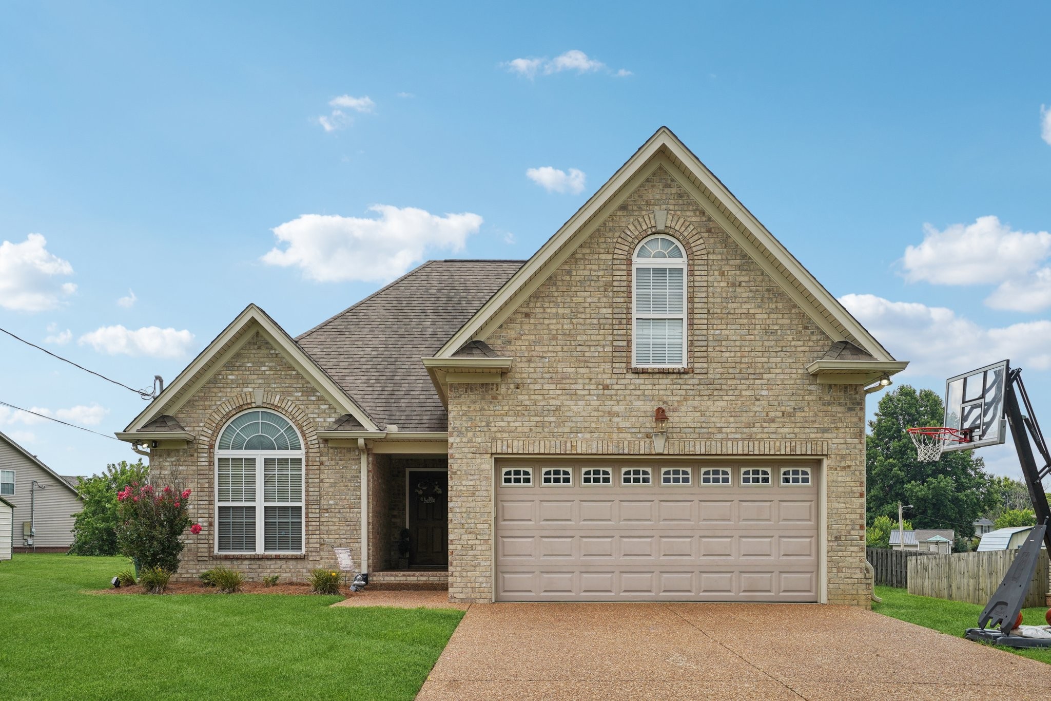 1319 Knoll Ln Property Photo 1