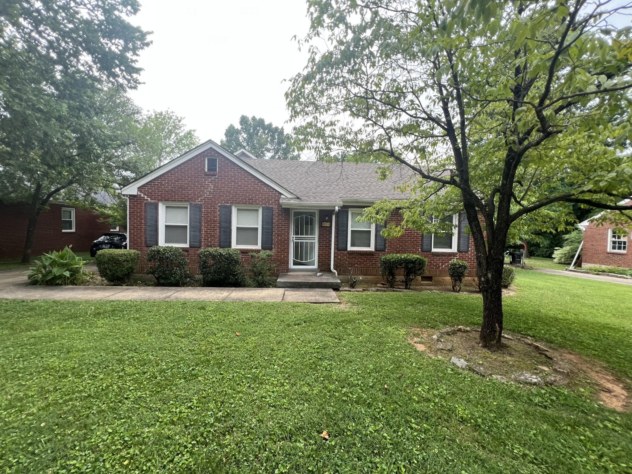 1010 Ewing Blvd Property Photo 1