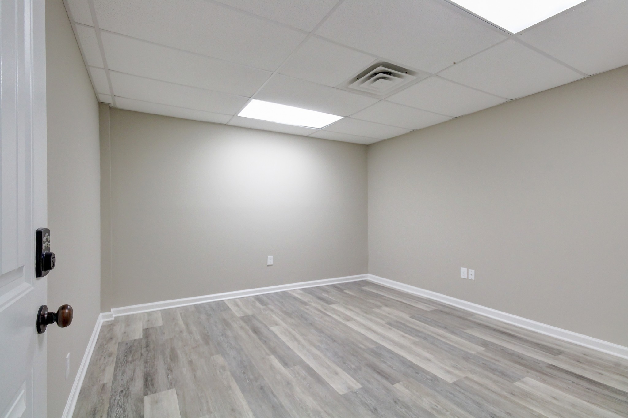 1017 S Riverside Dr Suite 200 Property Photo 27
