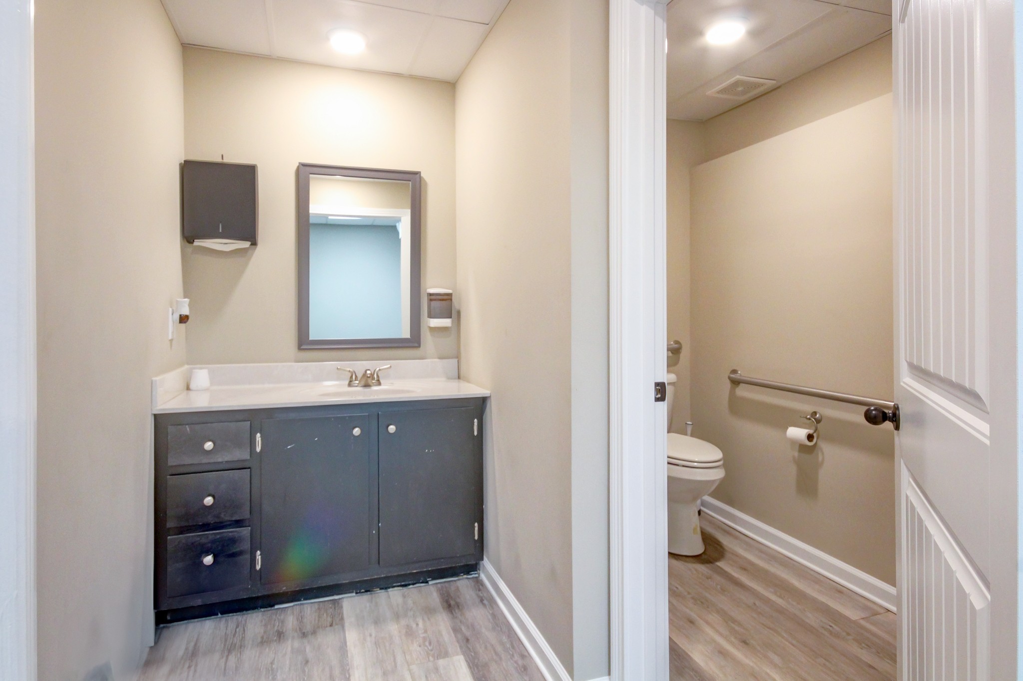 1017 S Riverside Dr Suite 200 Property Photo 37