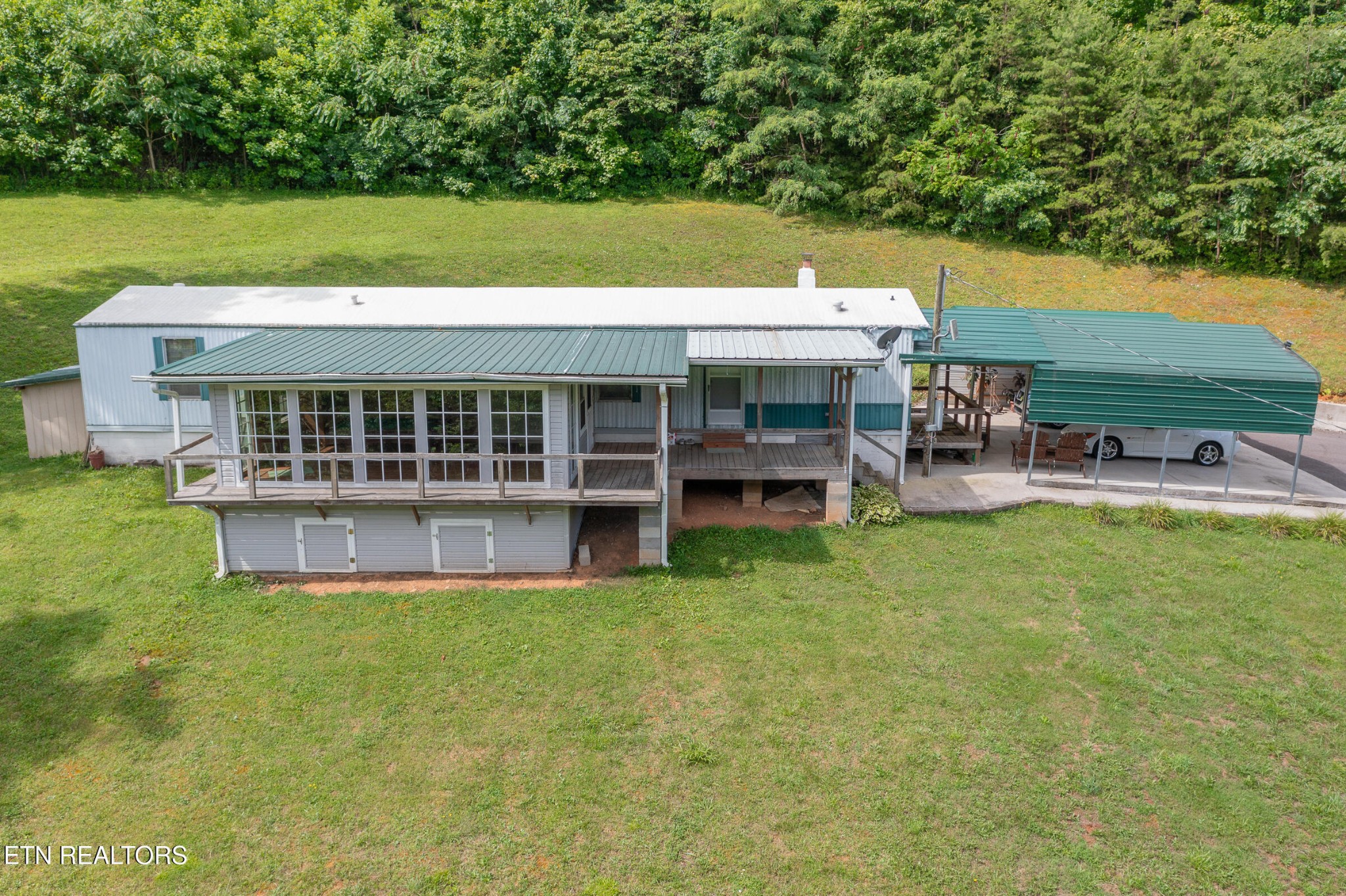 1079 S Highway 340 Property Photo 1
