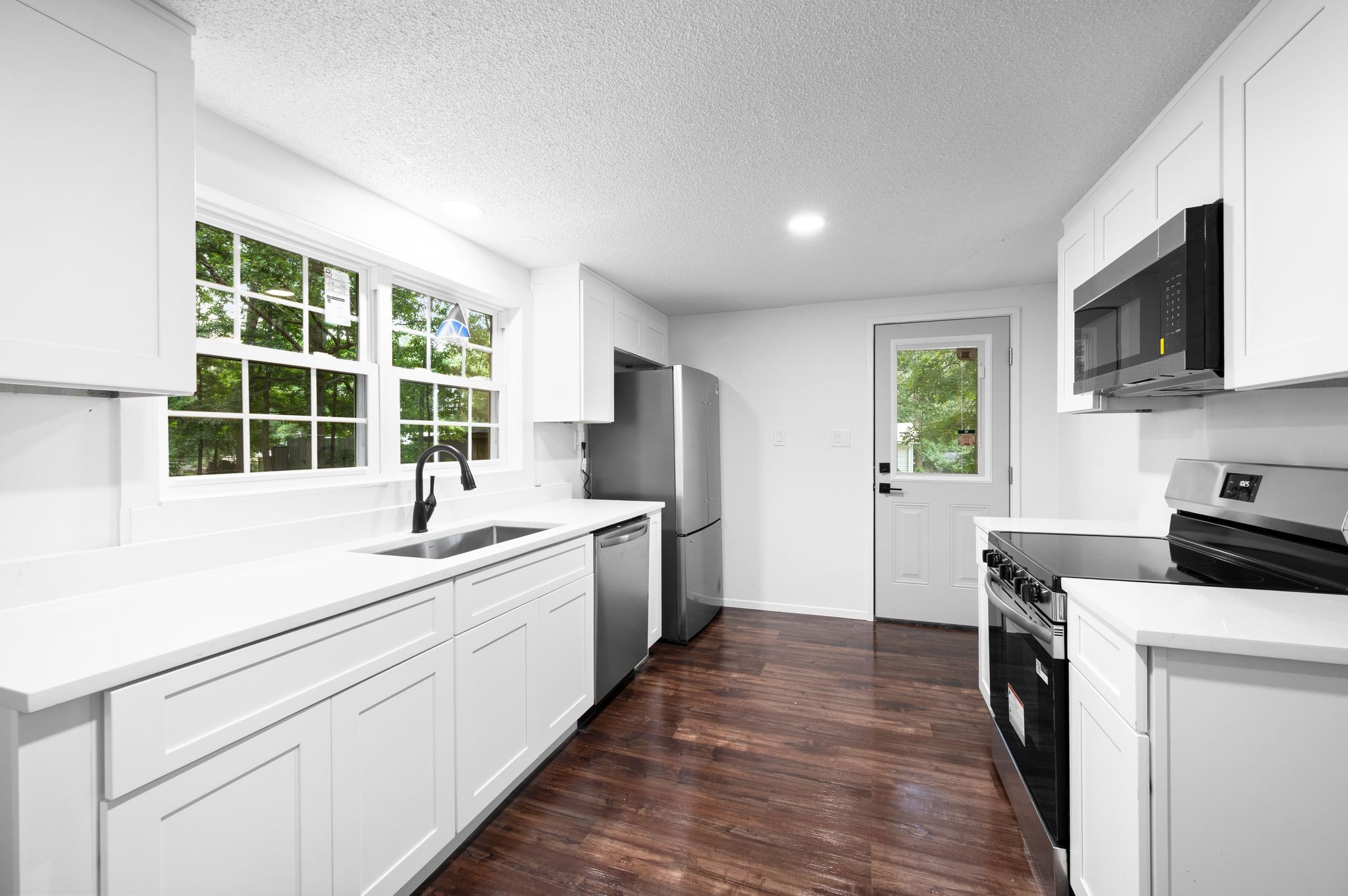 1611 Hill St Property Photo 1