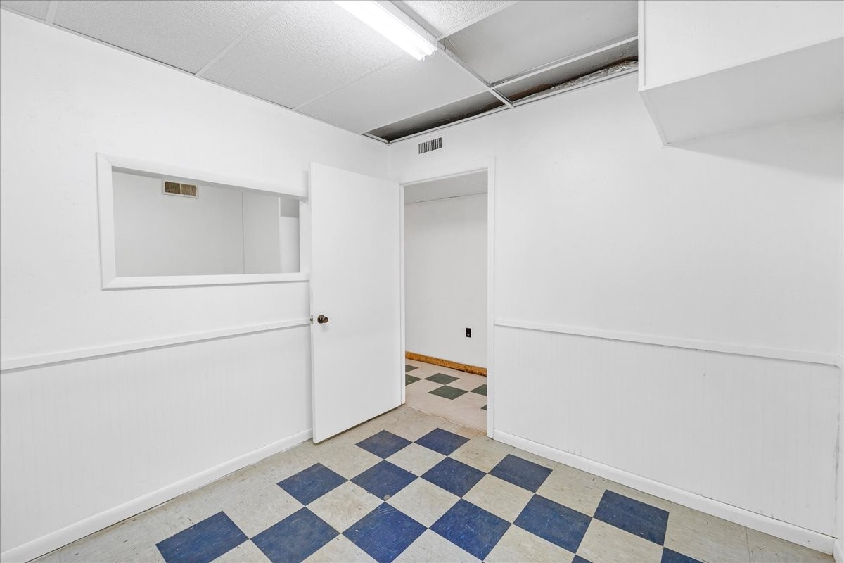 1055 Dinah Shore Blvd Property Photo 11