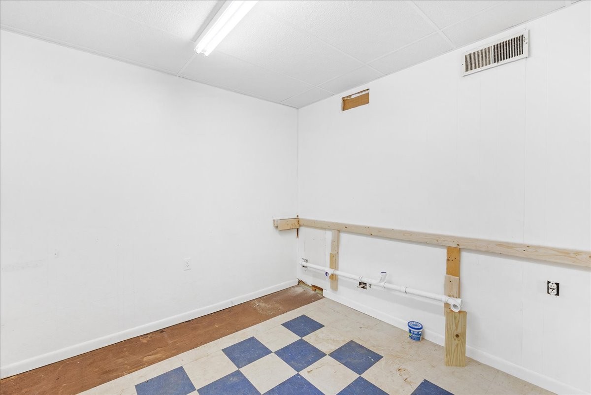 1055 Dinah Shore Blvd Property Photo 12