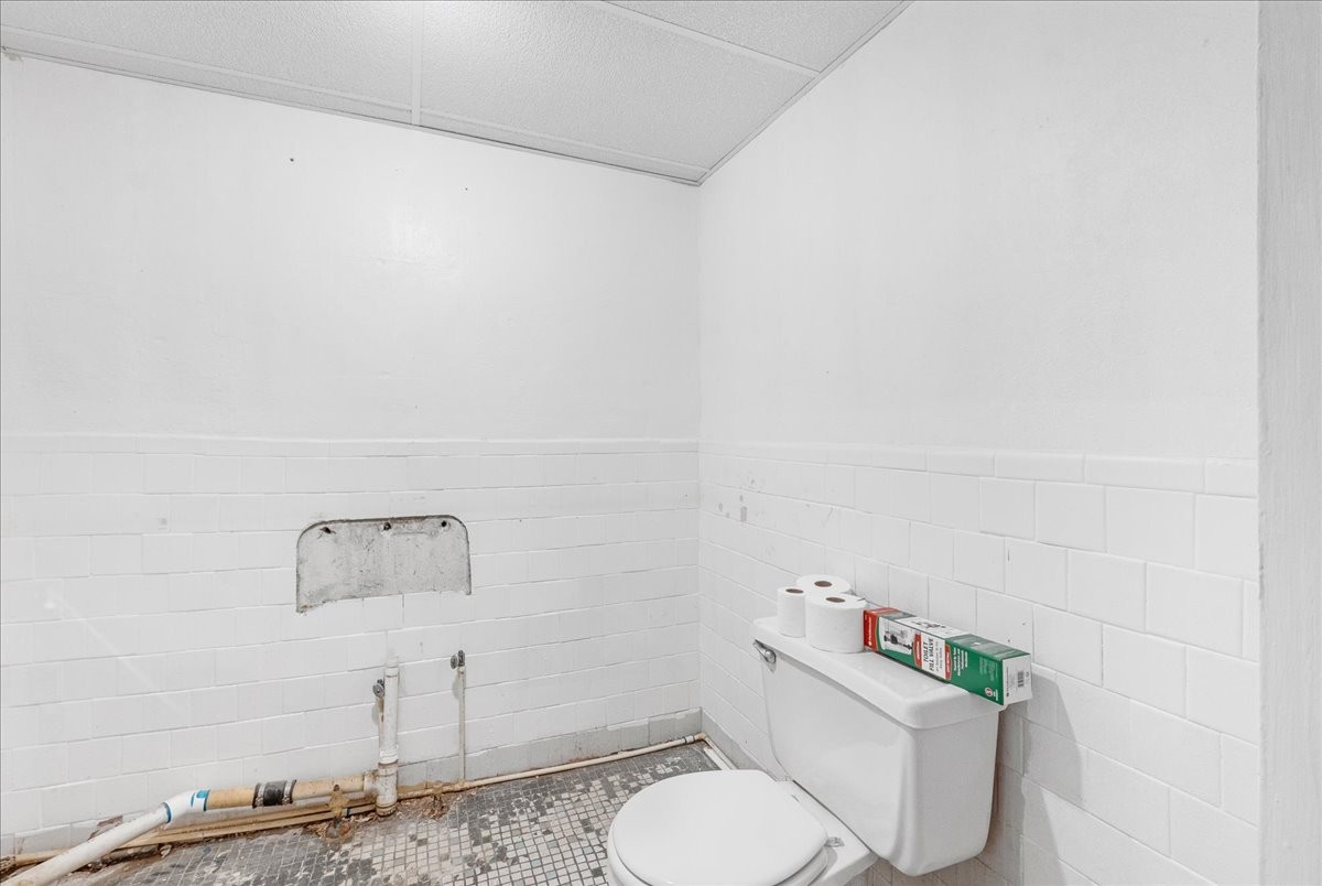 1055 Dinah Shore Blvd Property Photo 18