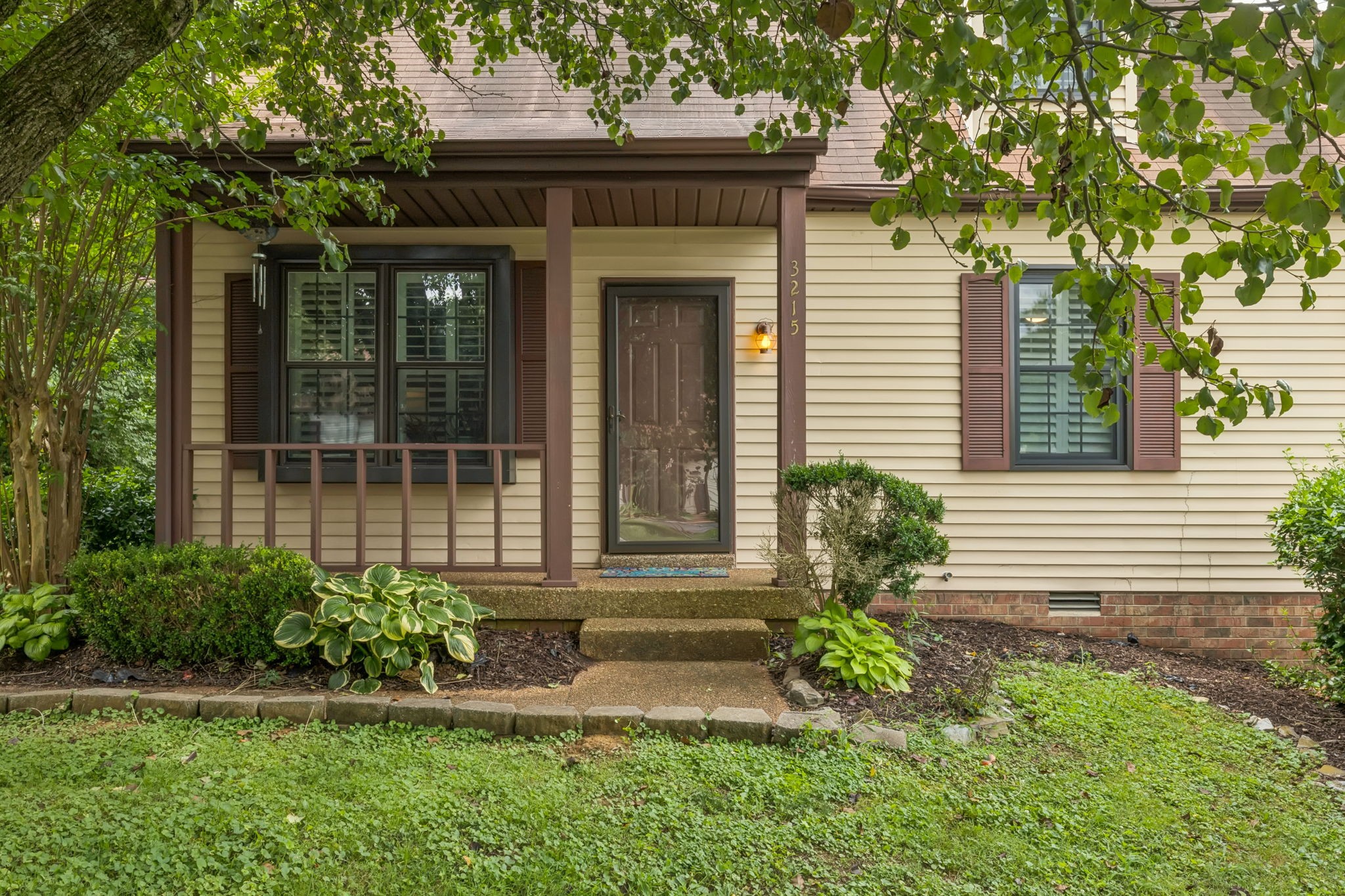 3215 E Lake Dr Property Photo 1