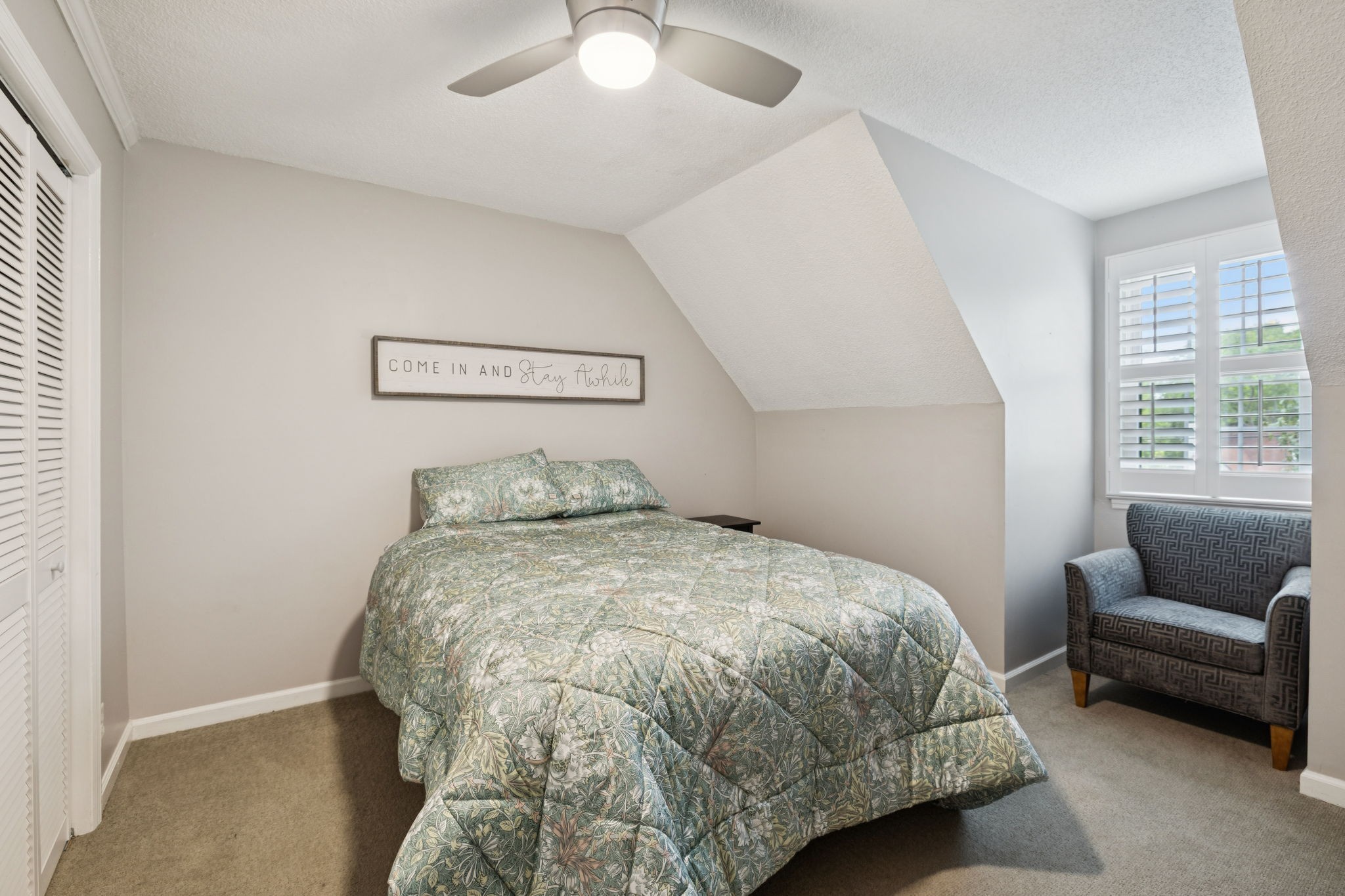 3215 E Lake Dr Property Photo 14