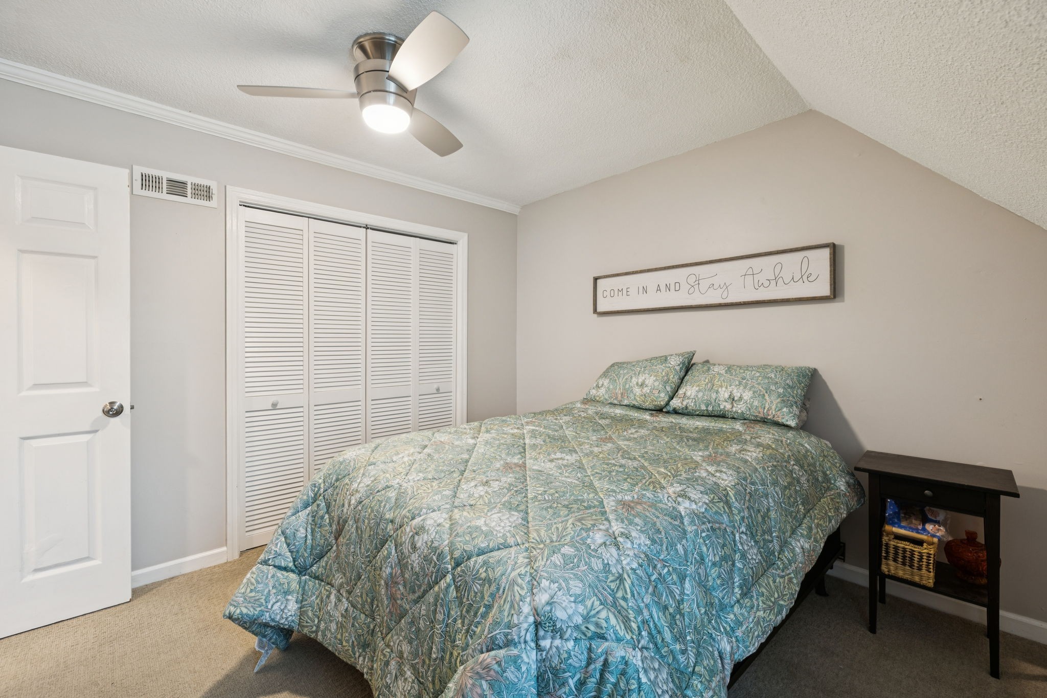3215 E Lake Dr Property Photo 15
