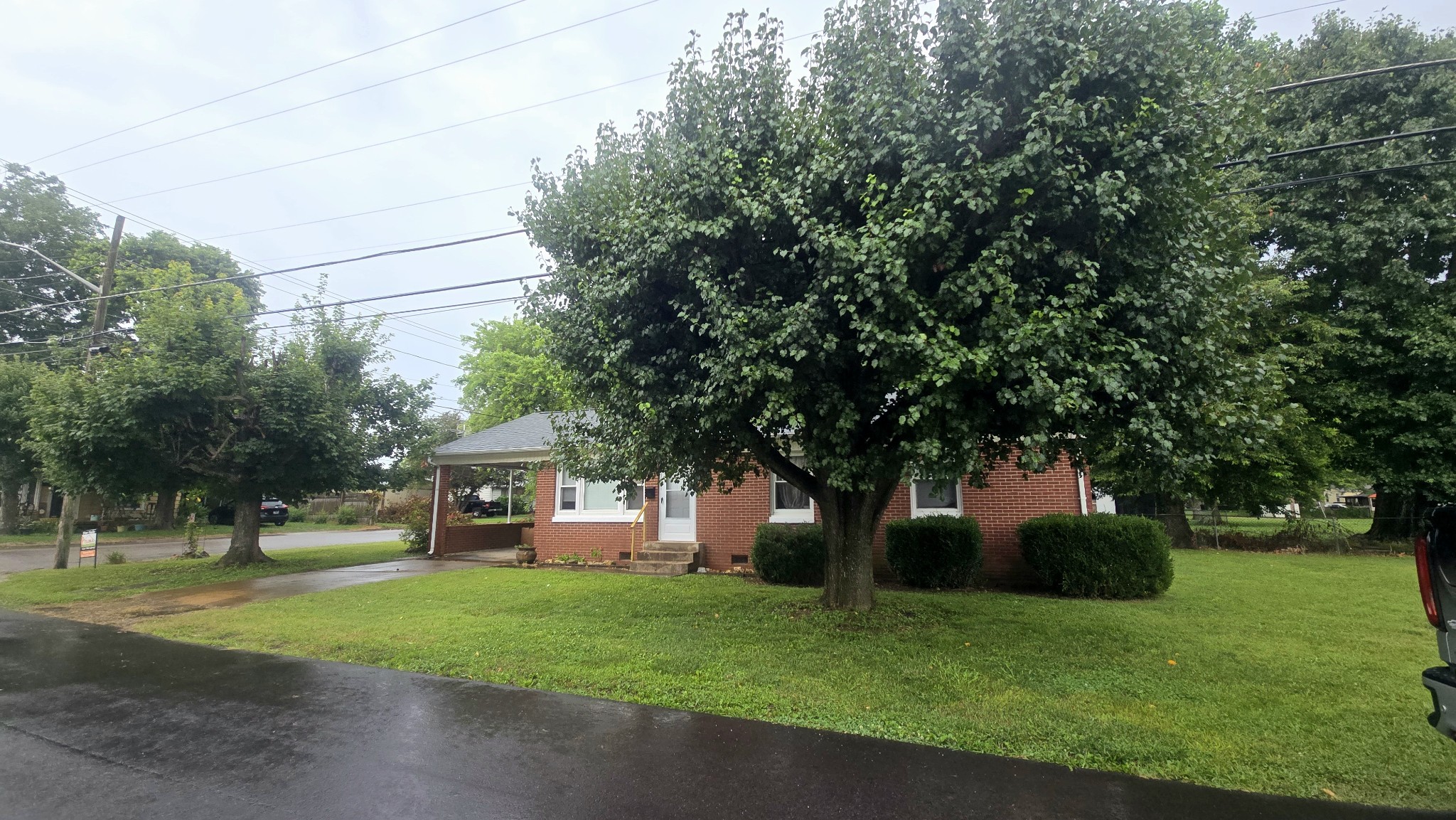 501 6th St Property Photo 1