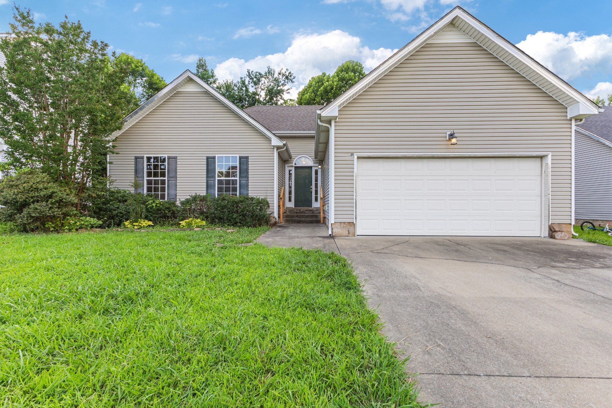 1409 Mutual Dr Property Photo 1