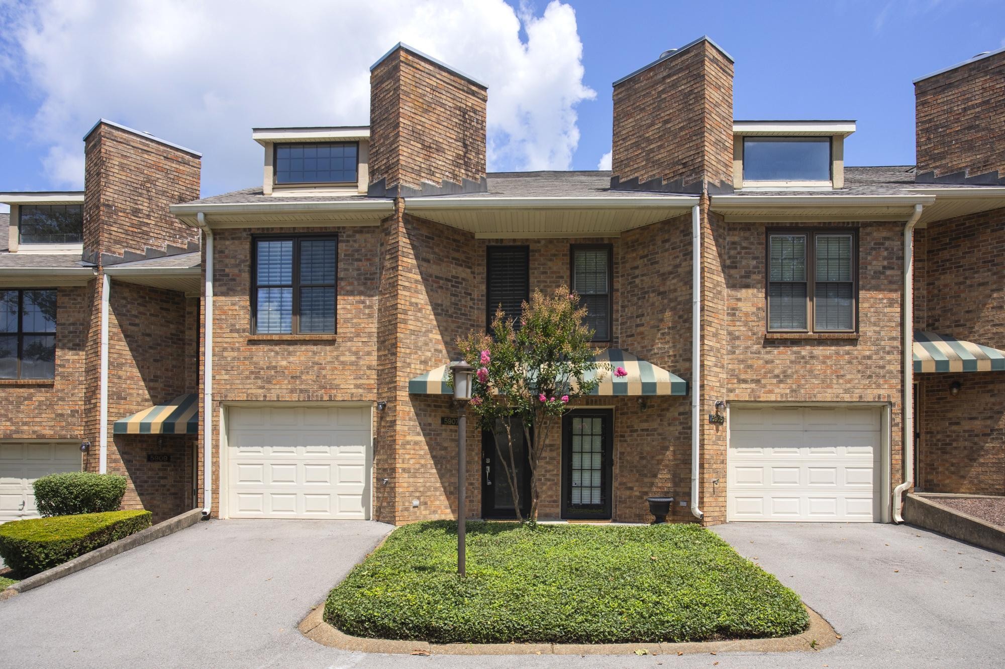 5907 Stone Brook Dr Property Photo 1