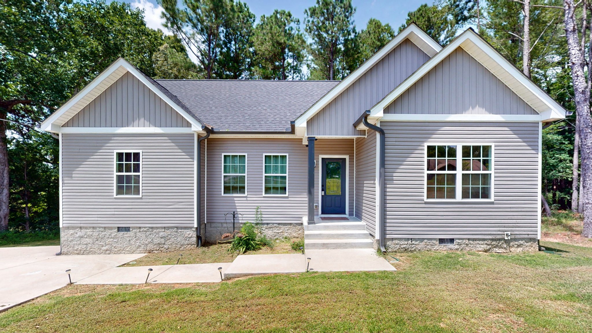 1663 Taylor Town Rd Property Photo 1
