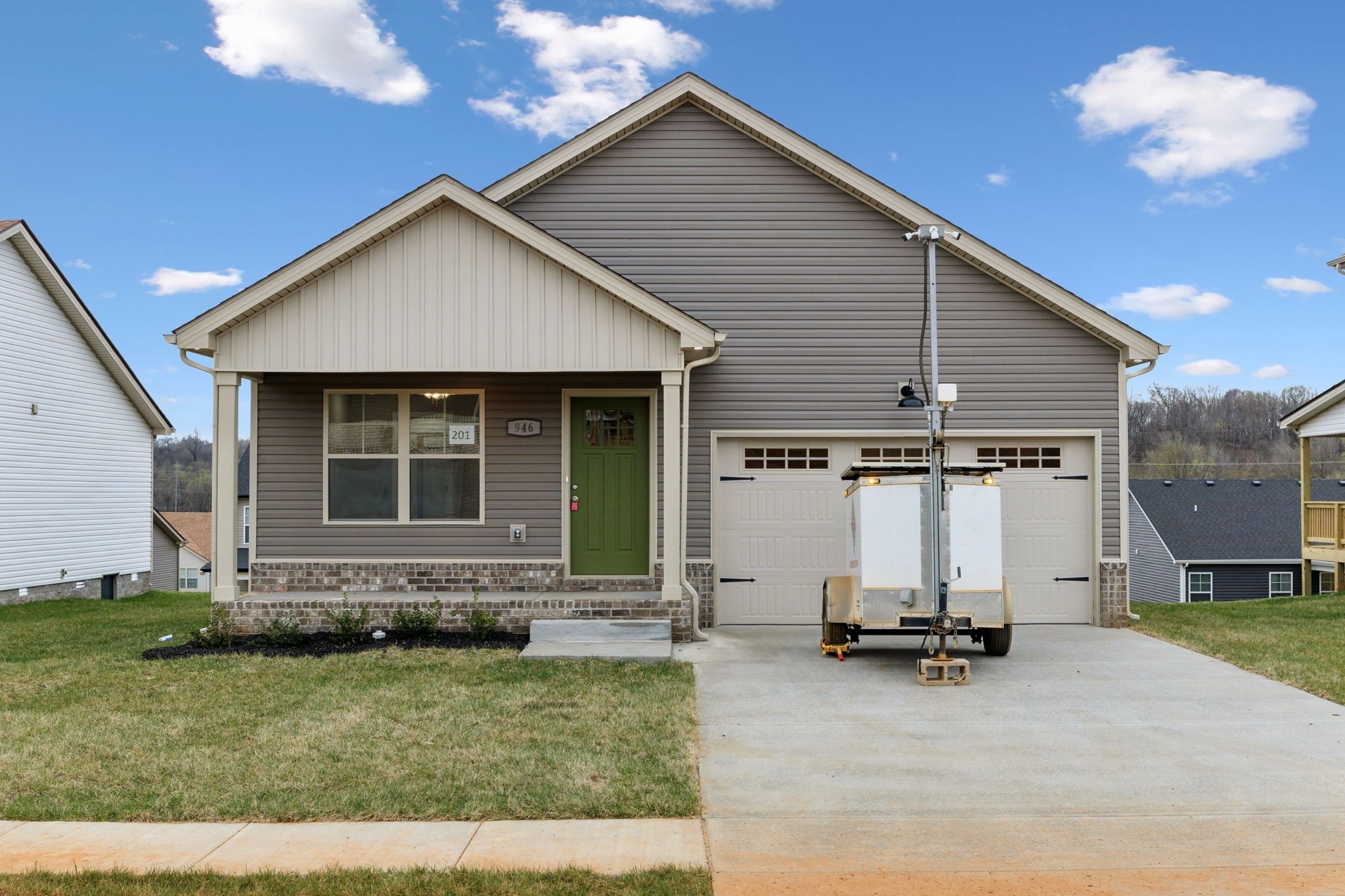 946 Tufnel Dr Property Photo 1