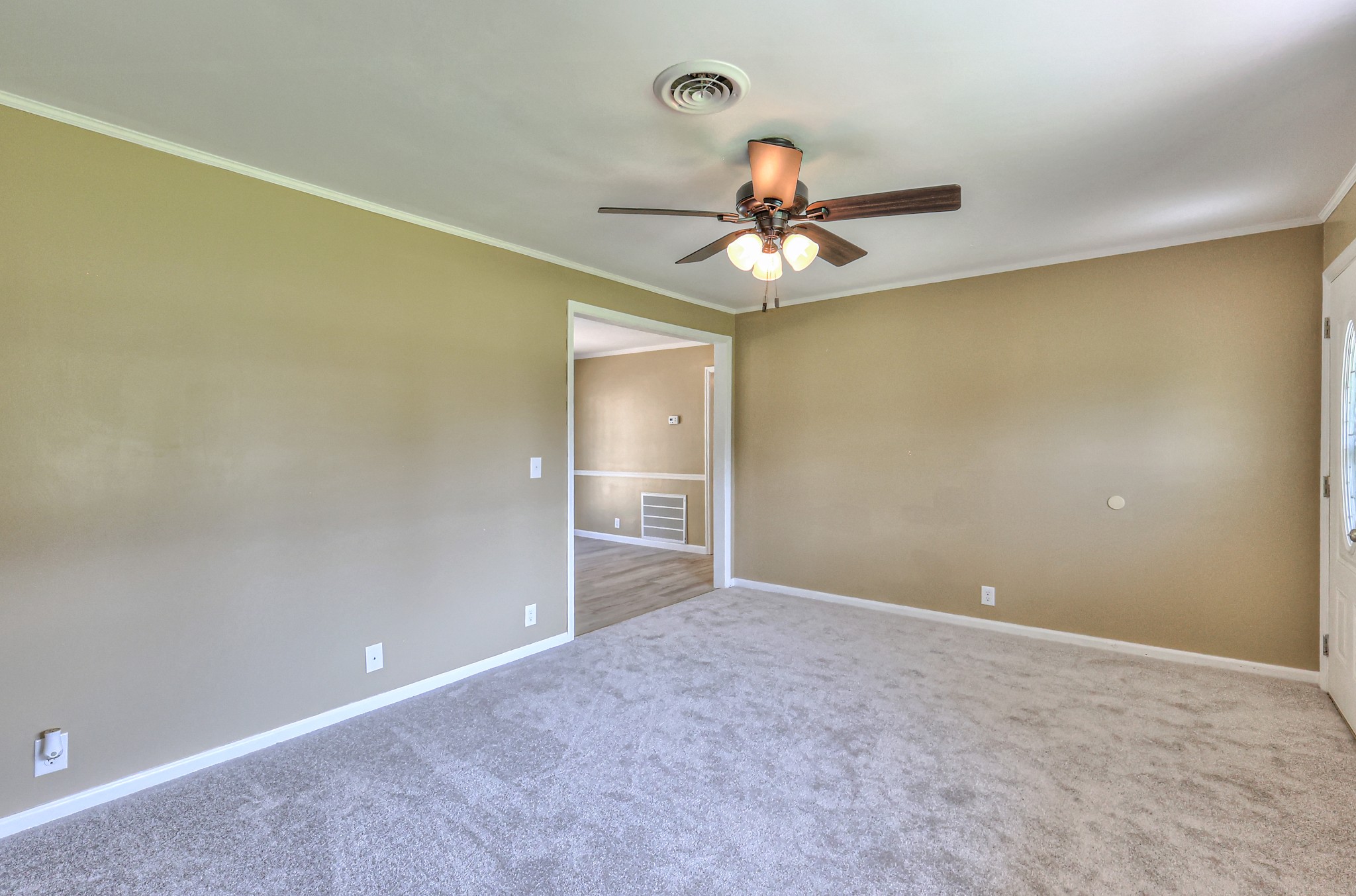 218 Peachtree St Property Photo 4