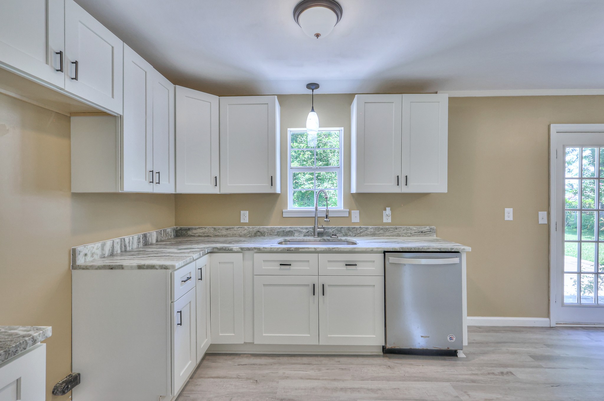 218 Peachtree St Property Photo 7