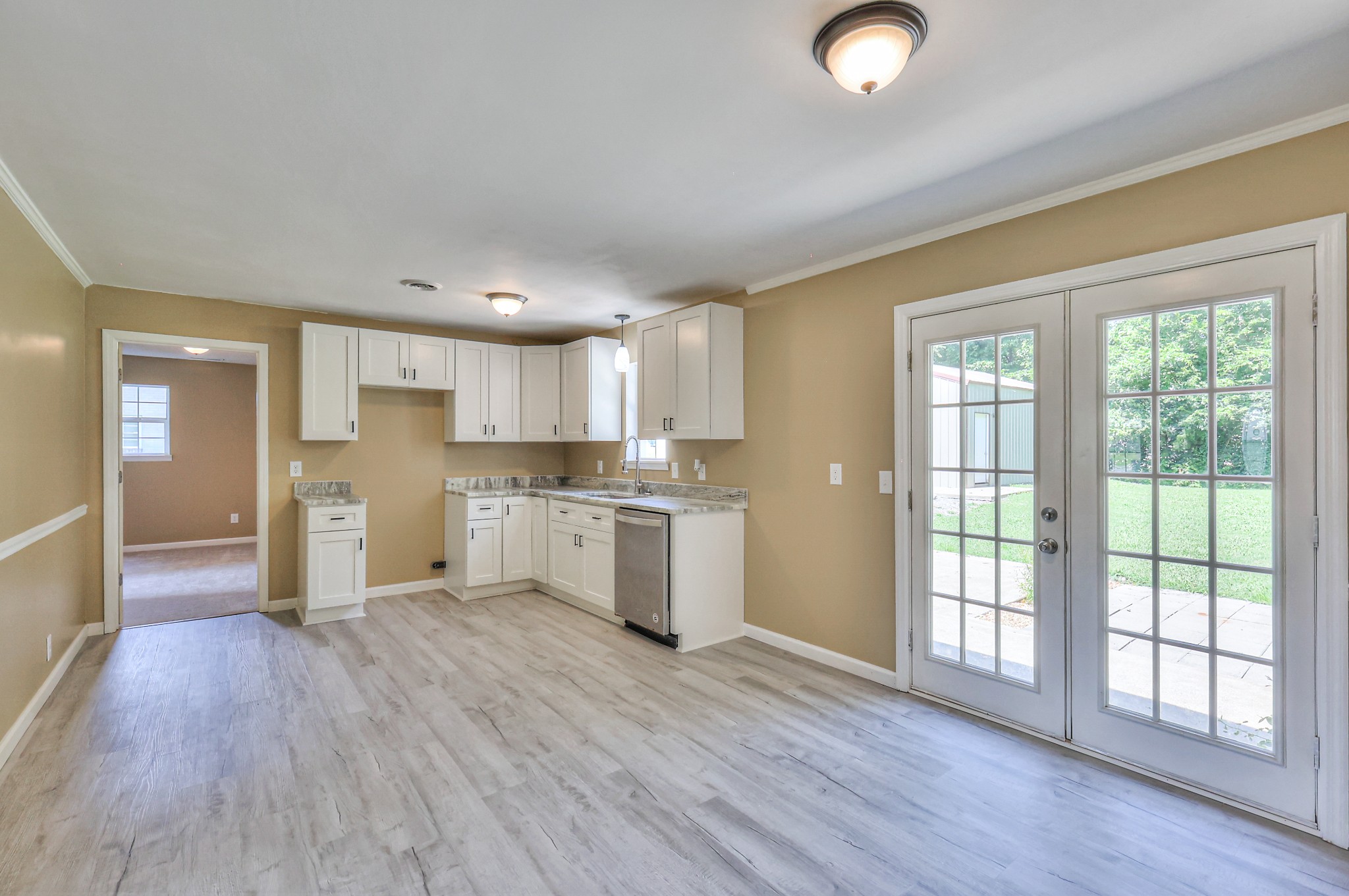 218 Peachtree St Property Photo 8