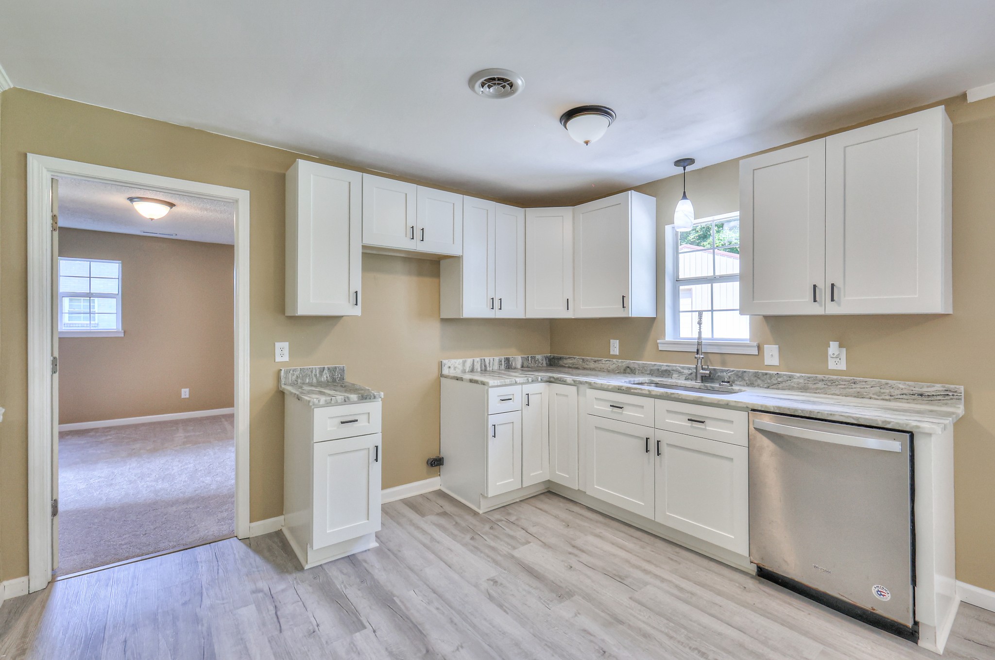 218 Peachtree St Property Photo 10