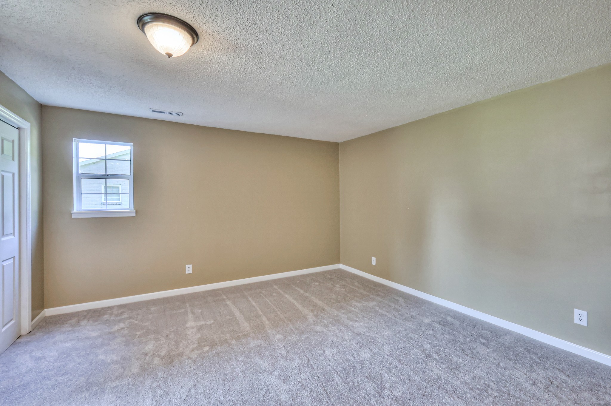 218 Peachtree St Property Photo 11