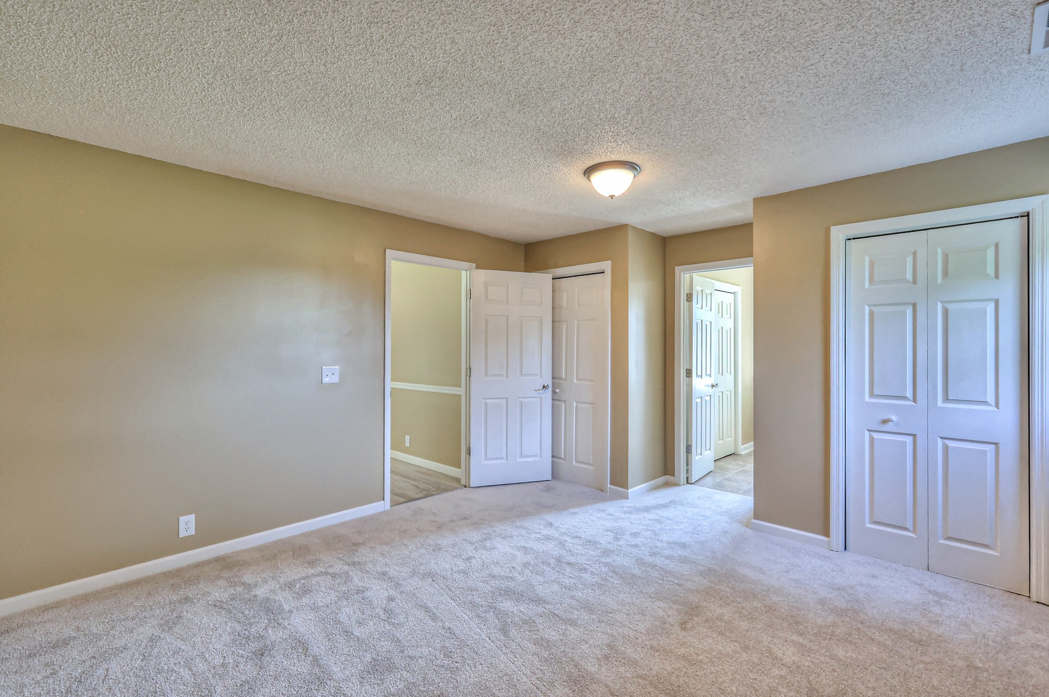 218 Peachtree St Property Photo 12