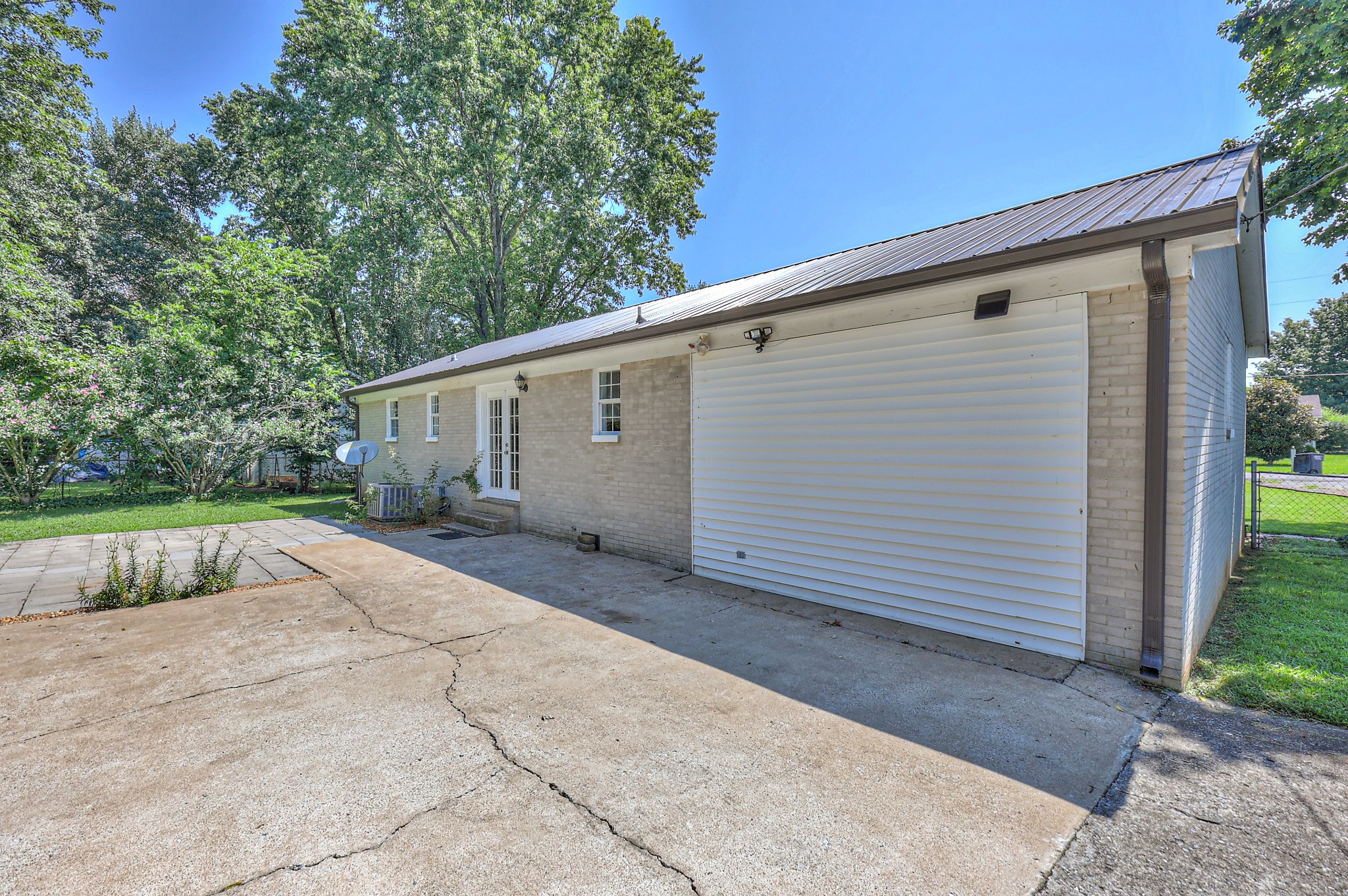 218 Peachtree St Property Photo 25