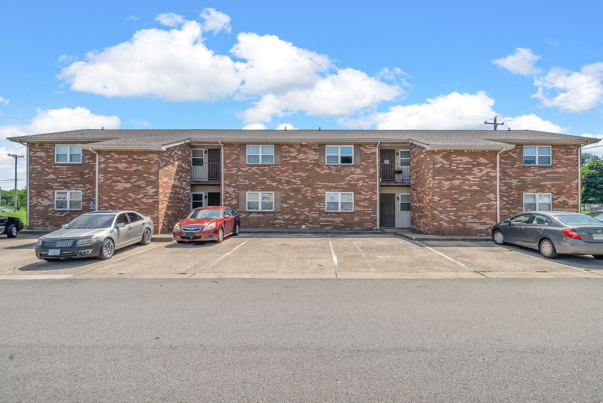 812 Pembroke Oak Grove Rd Unit 8 Property Photo 1