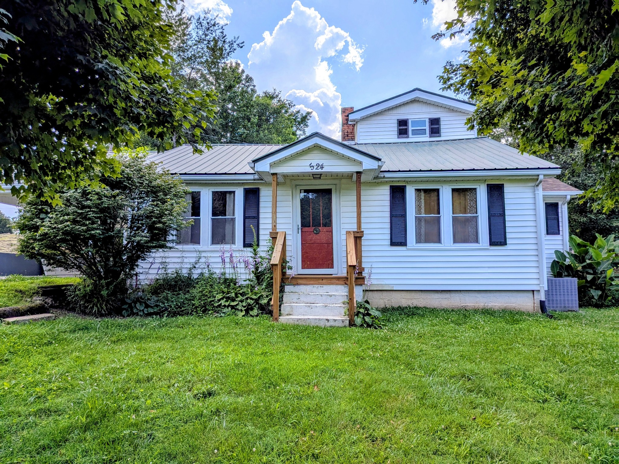 524 Highway 48, S Property Photo 1