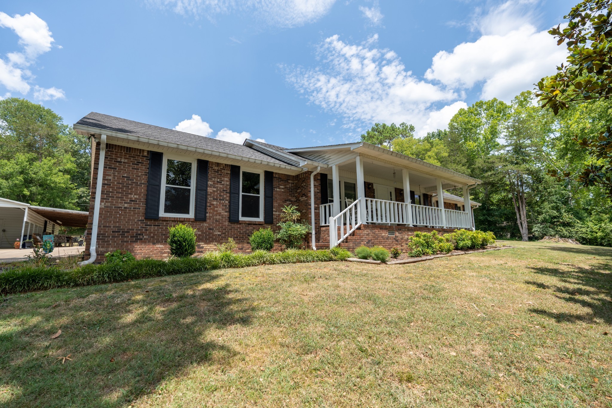 775 Owl Hollow Rd Property Photo 1