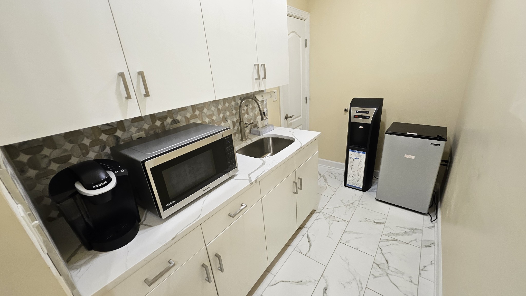 400 Sugartree Lane Property Photo 5