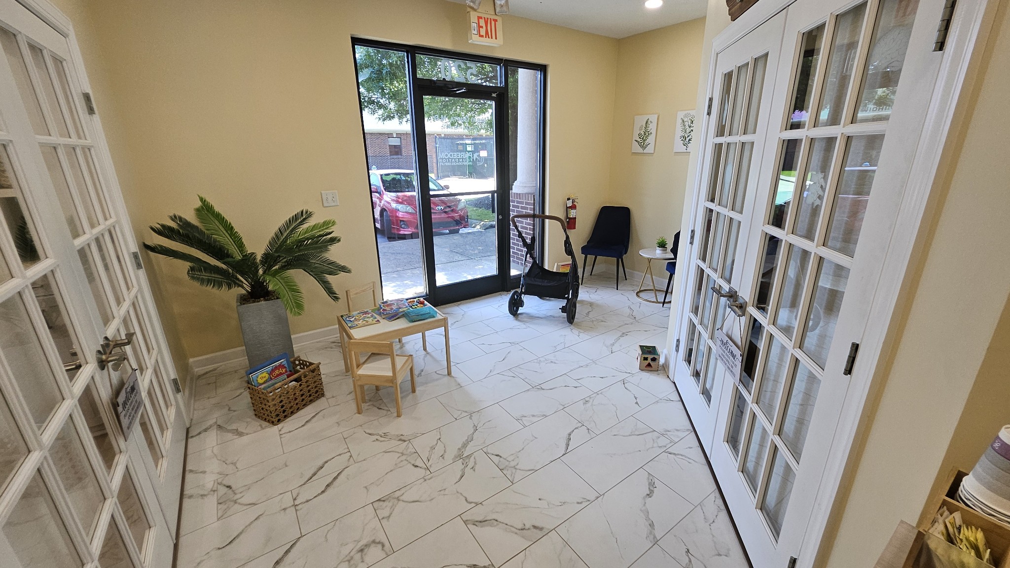 400 Sugartree Lane Property Photo 6
