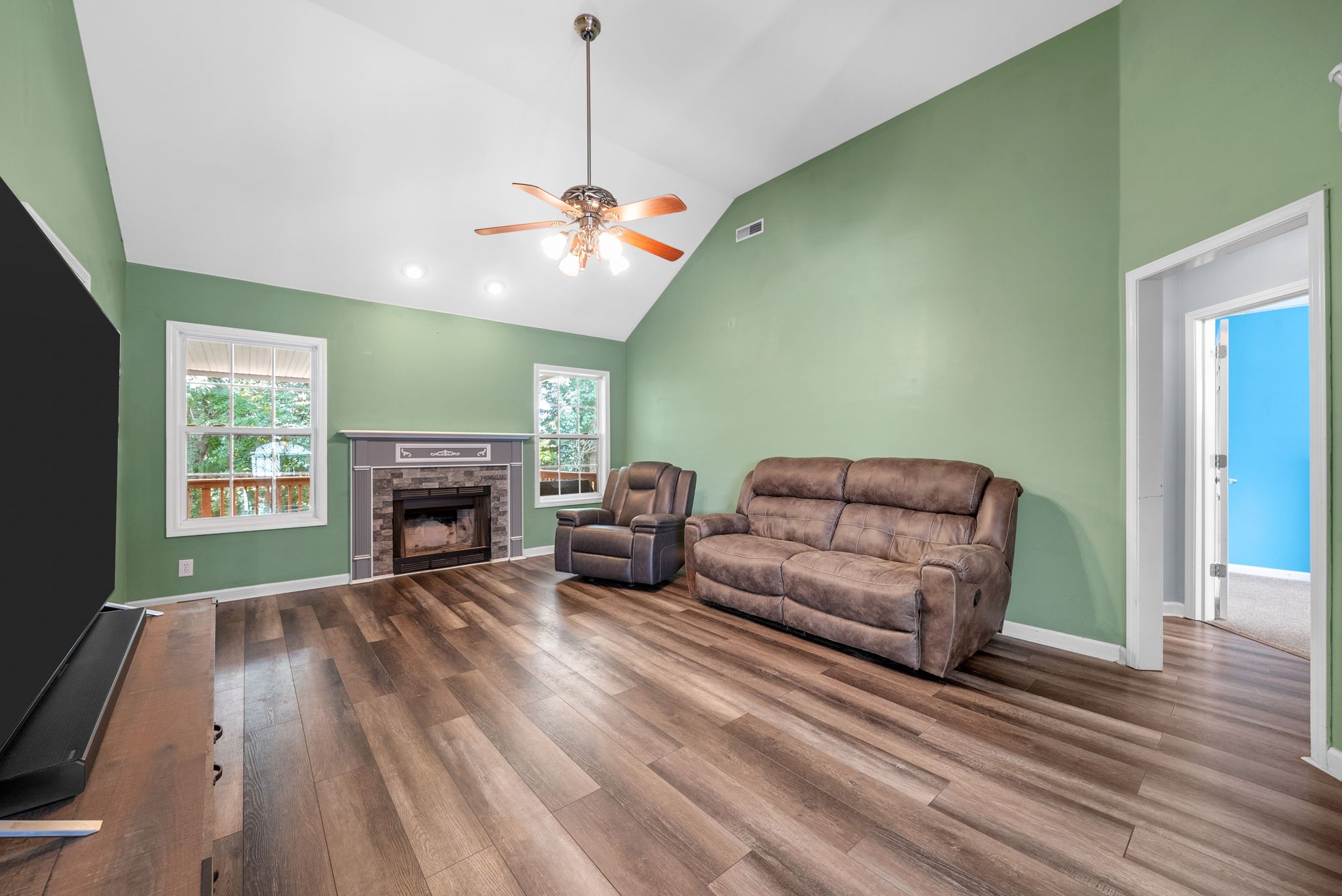 3407 N Henderson Way Property Photo 6