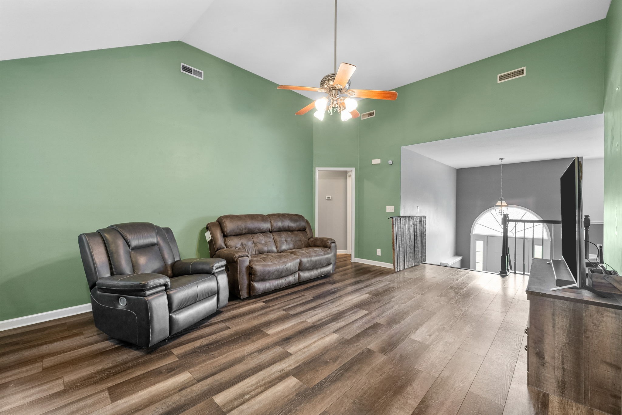 3407 N Henderson Way Property Photo 8