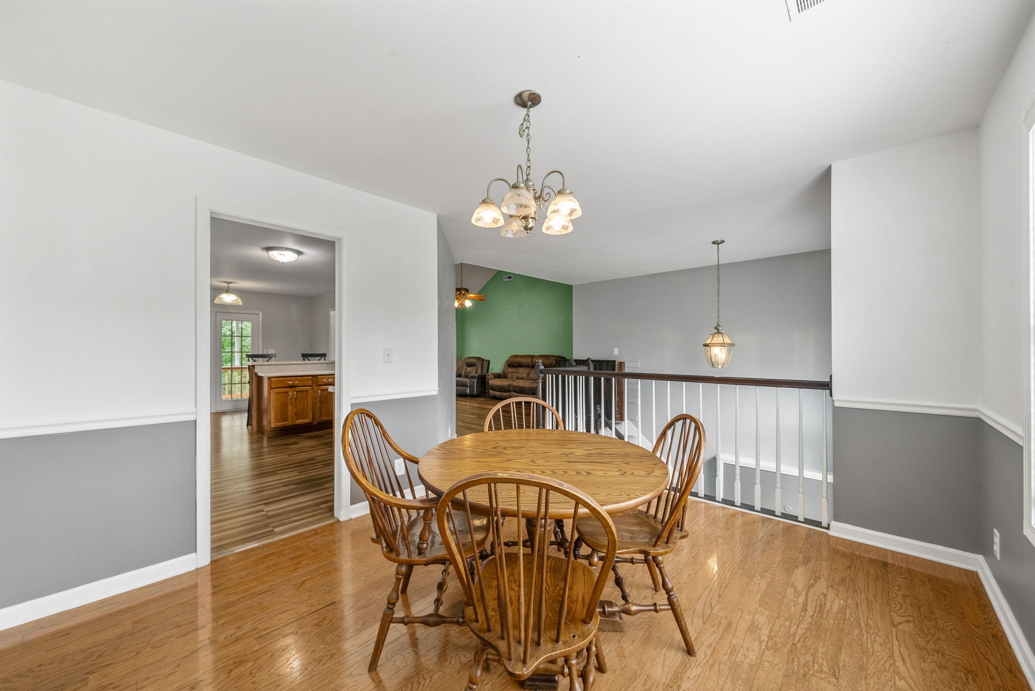 3407 N Henderson Way Property Photo 9