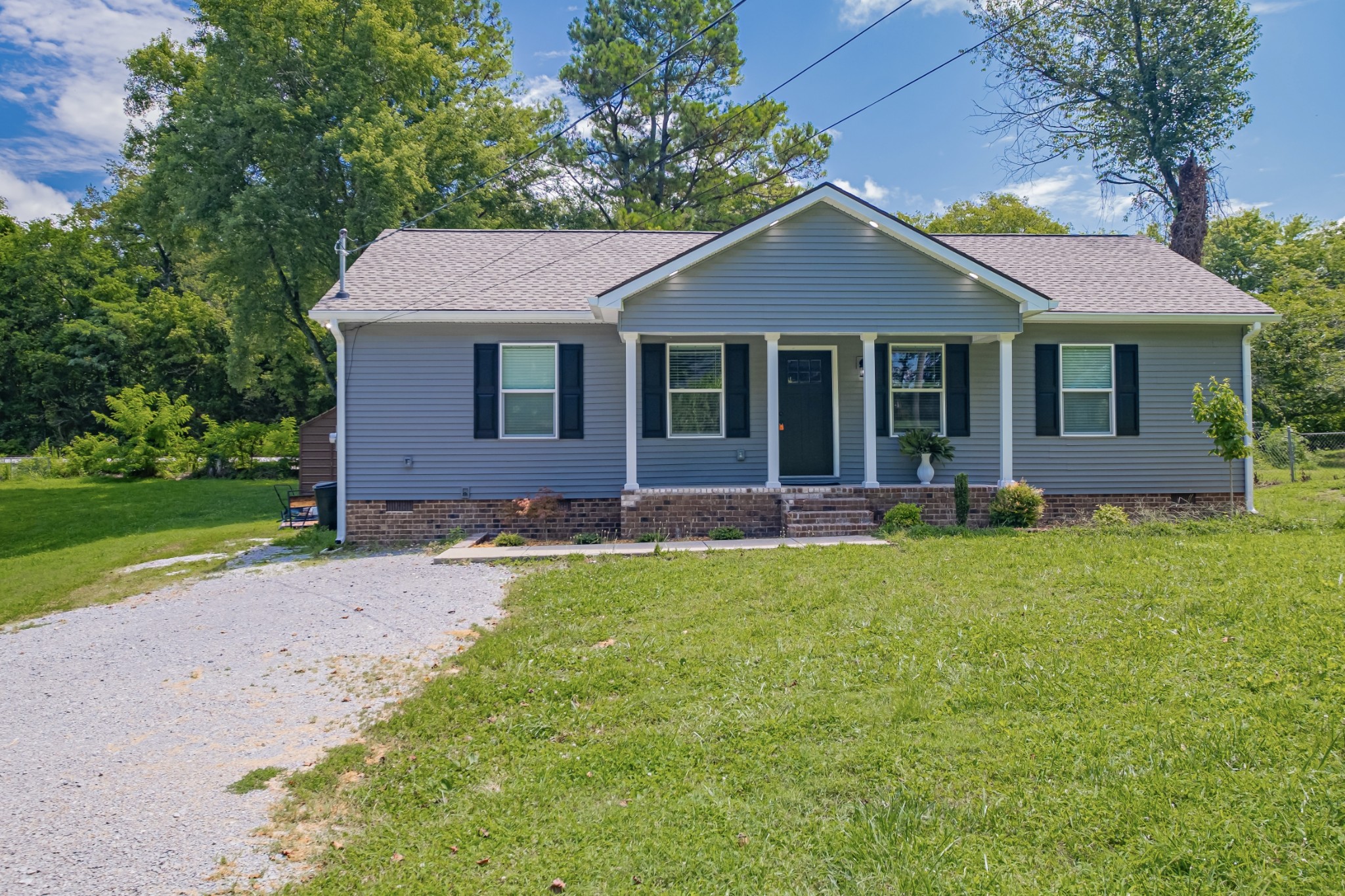 328 Spring St Property Photo 4