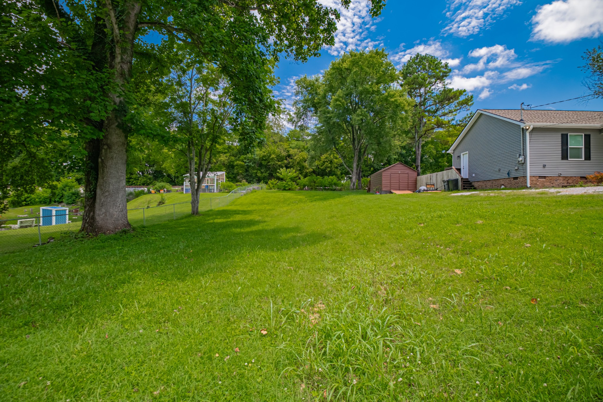 328 Spring St Property Photo 41