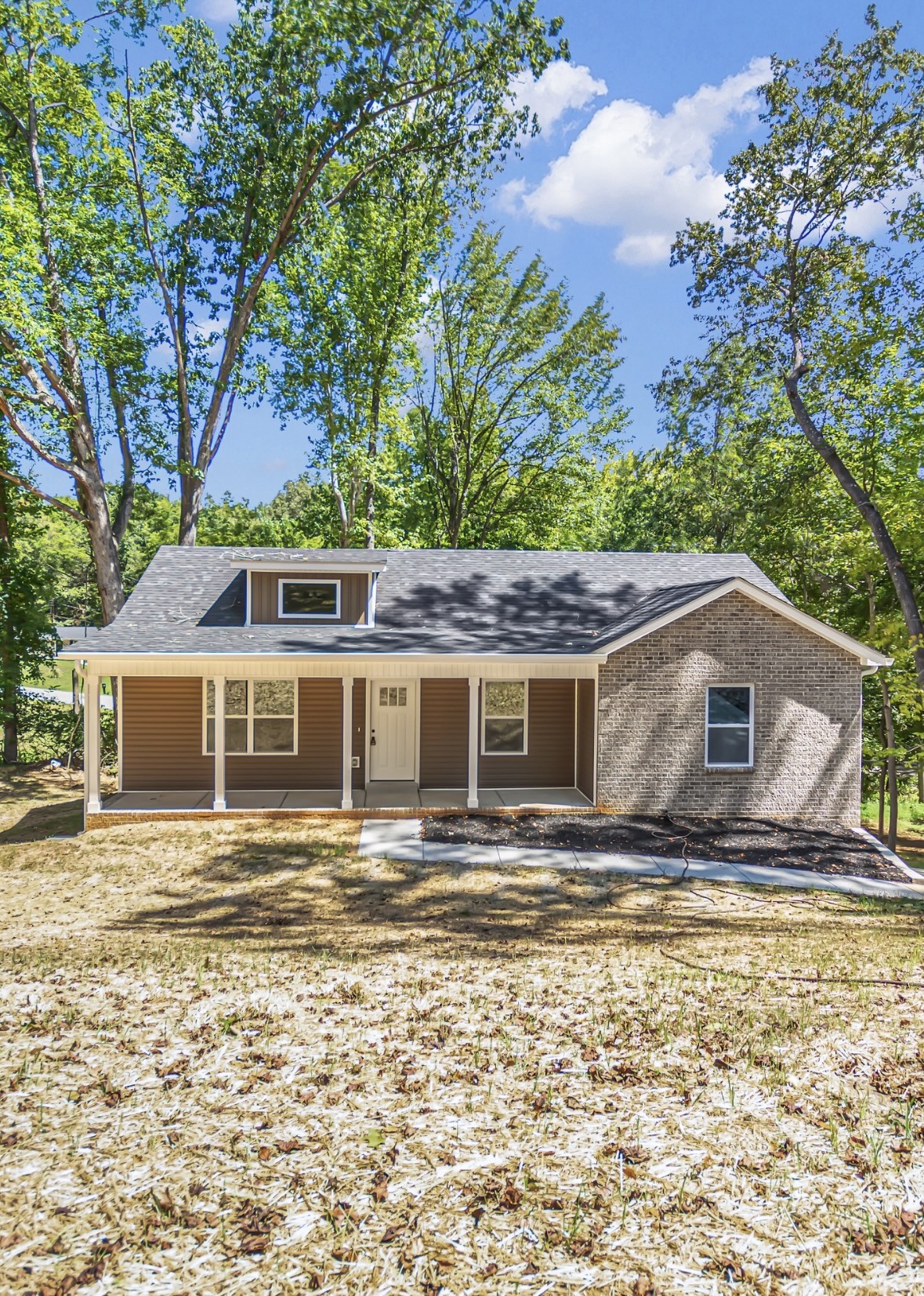 105 Jay Circle Property Photo 1