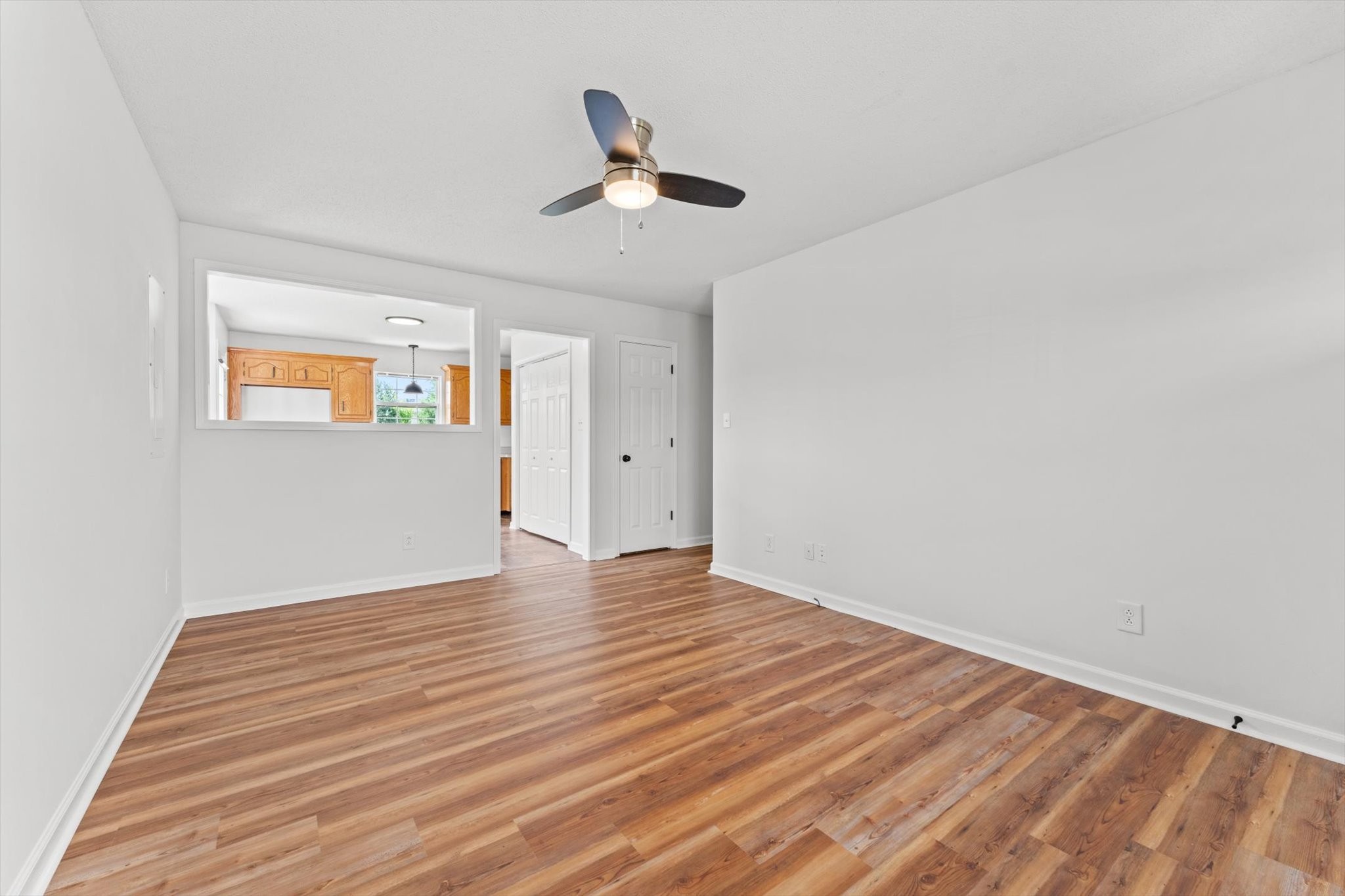 312 Lansinger Ln Property Photo 2