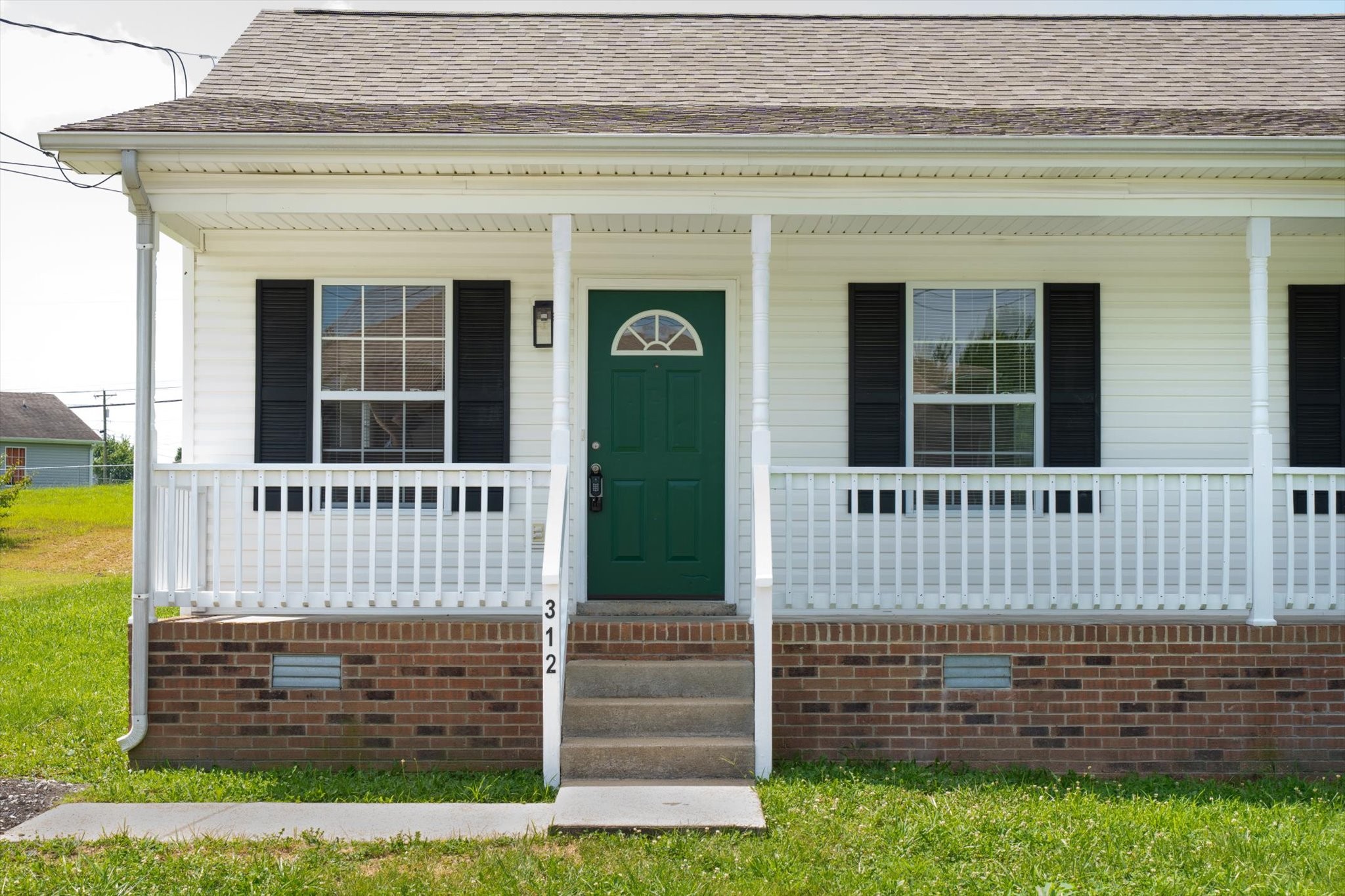 312 Lansinger Ln Property Photo 6