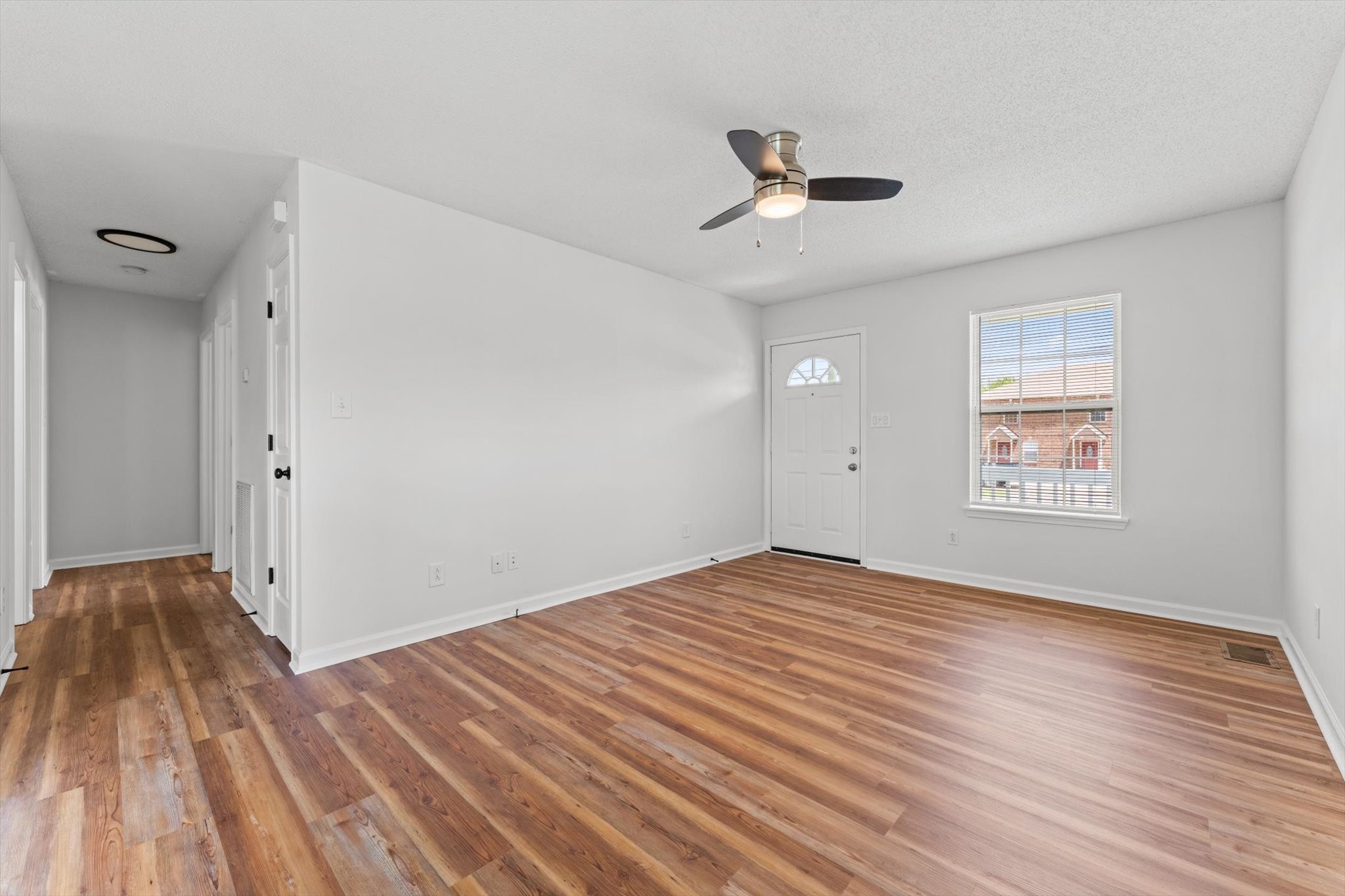 312 Lansinger Ln Property Photo 7