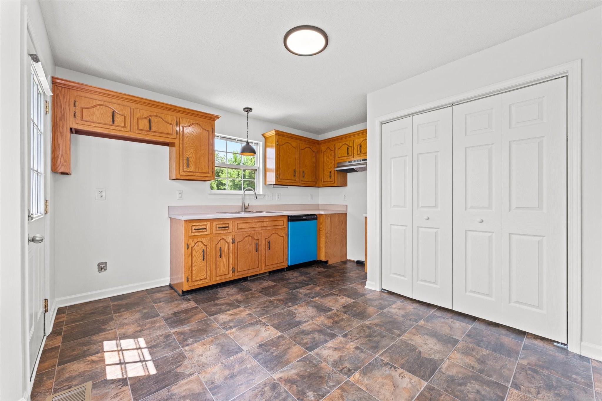 312 Lansinger Ln Property Photo 10