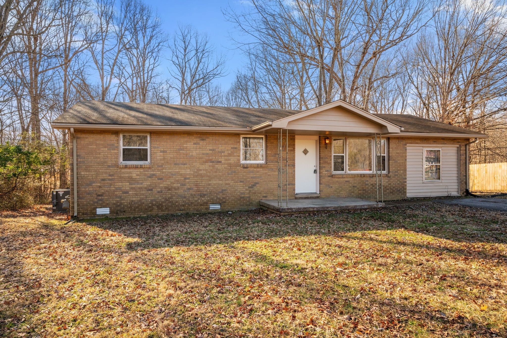 2156 Sunset Dr Property Photo 1
