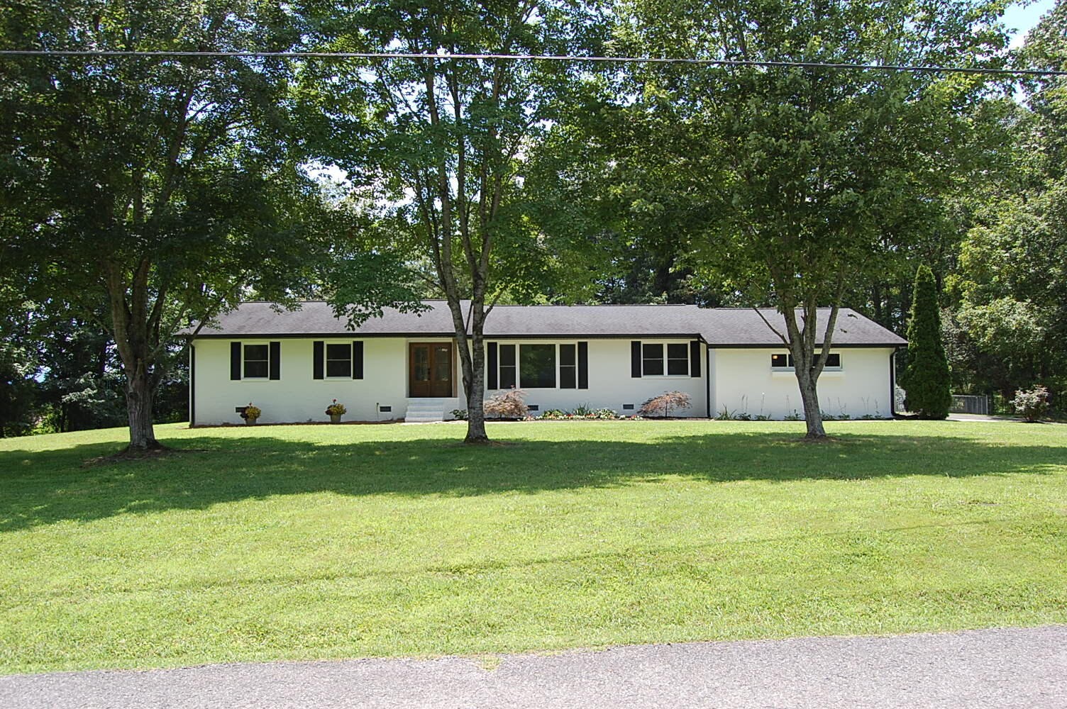 235 Highland Drive Property Photo 1
