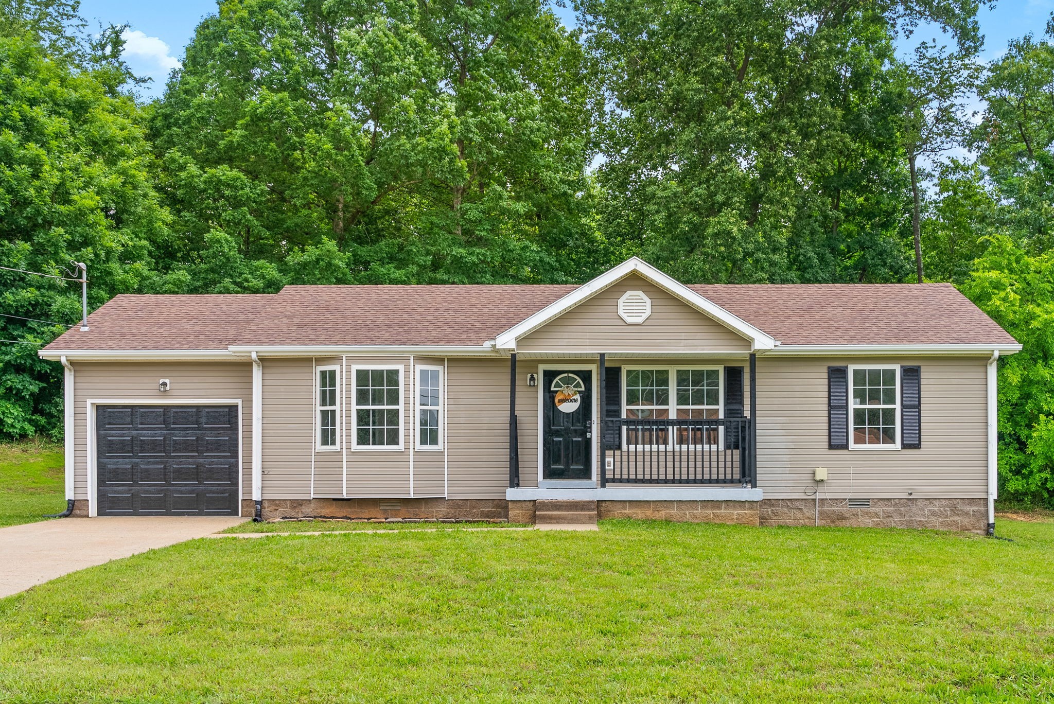 271 Golden Pond Ave Property Photo 2
