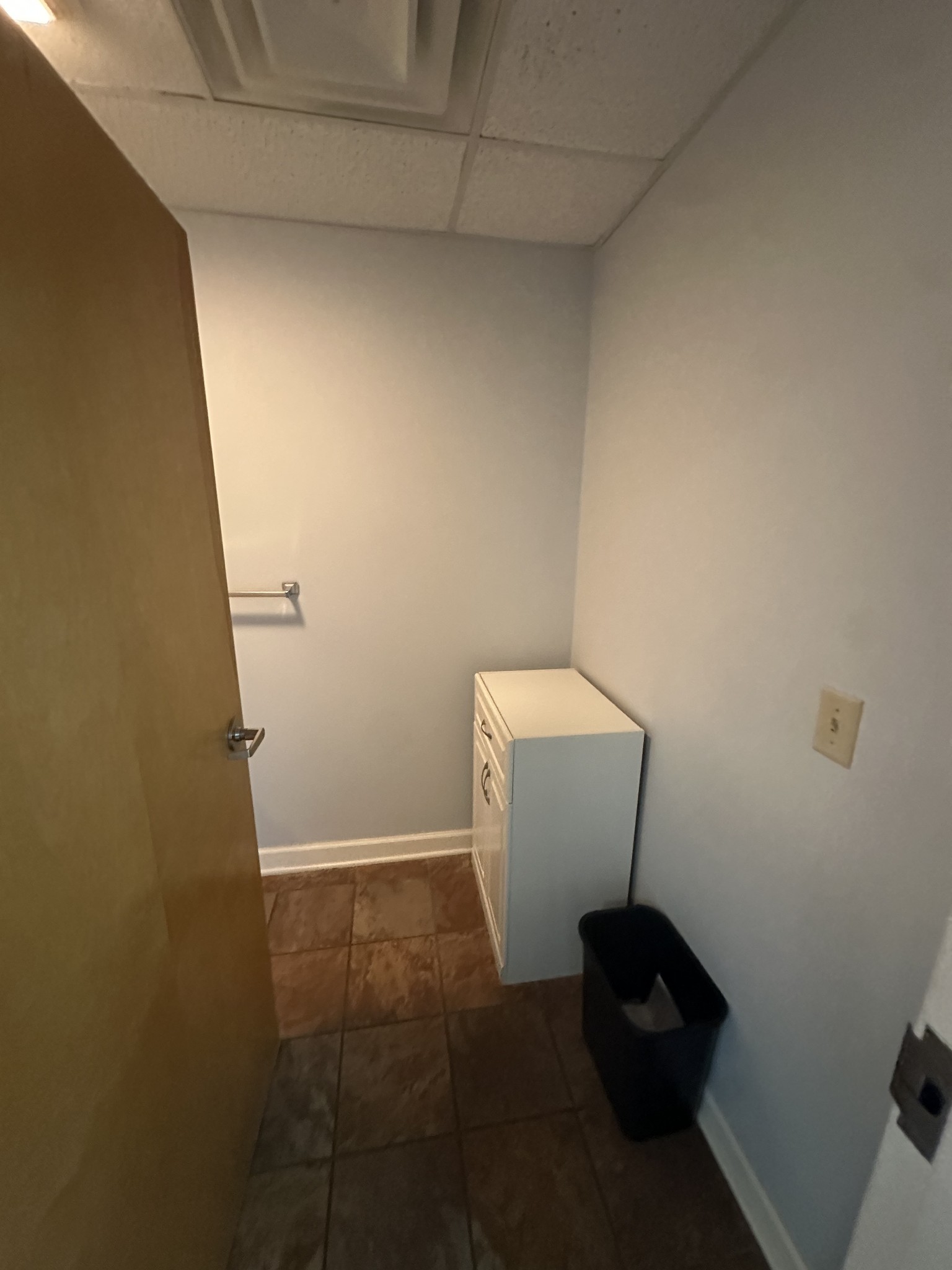 2159 N Thompson Ln Property Photo 8