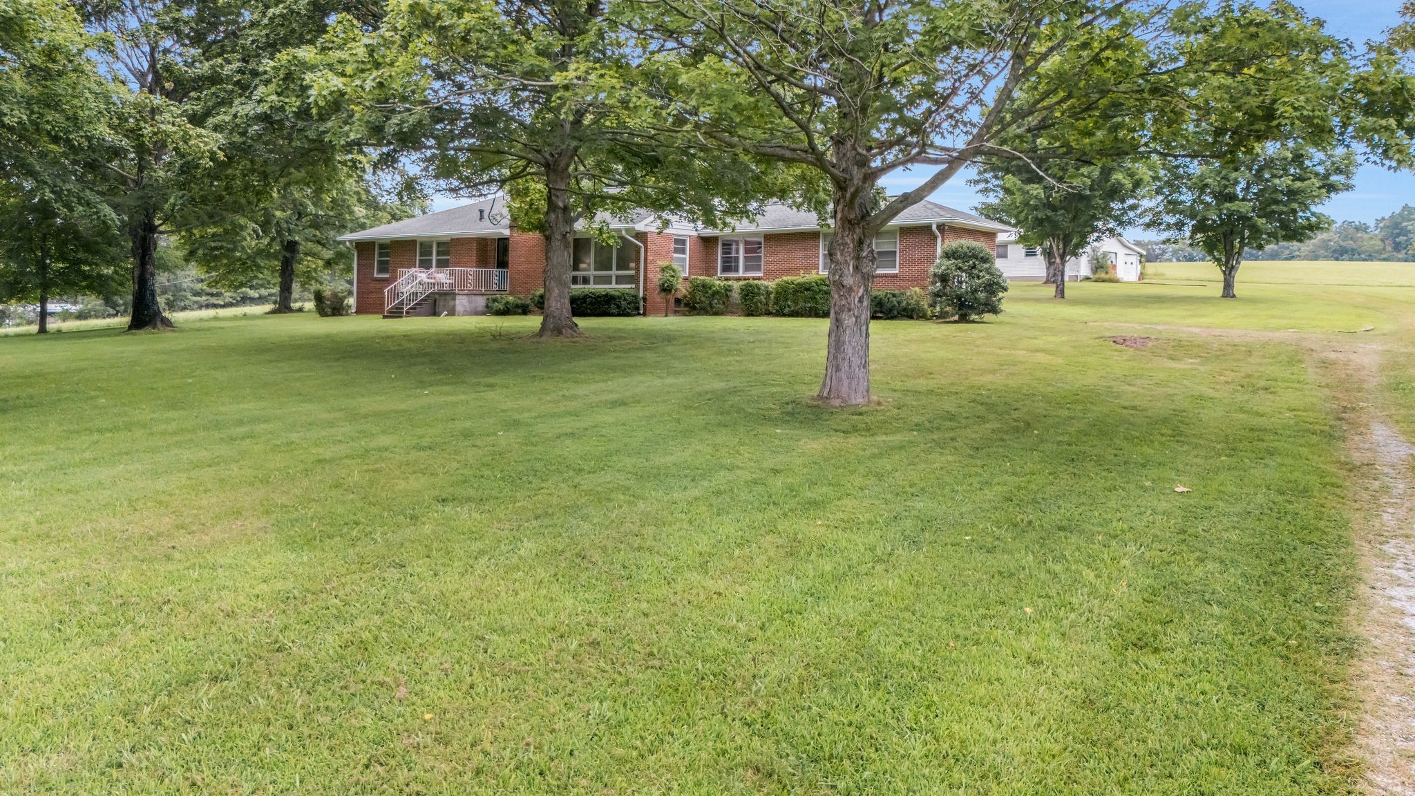 1305 Hwy 48 South Property Photo 1