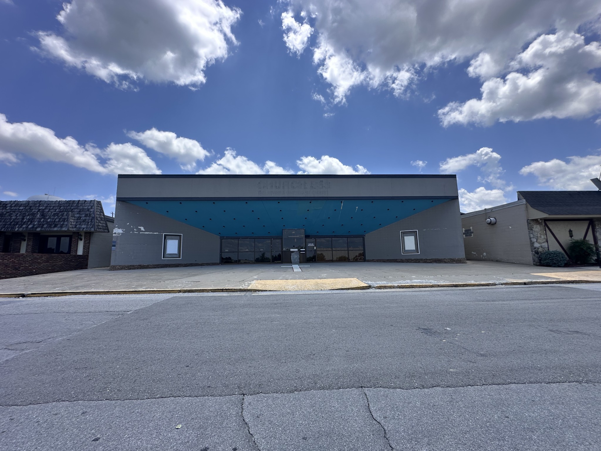 53 Woodmere Mall Property Photo 2