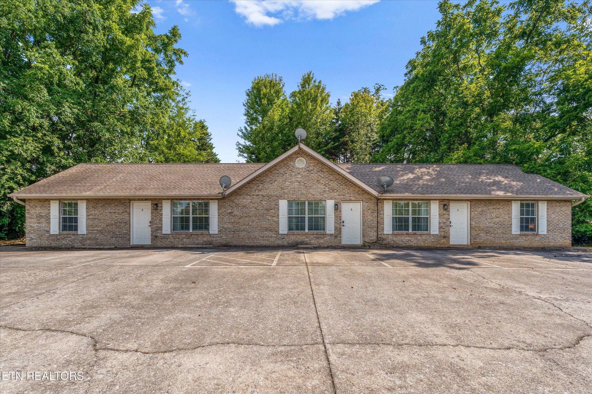 1132 Fielding Drive Property Photo 1